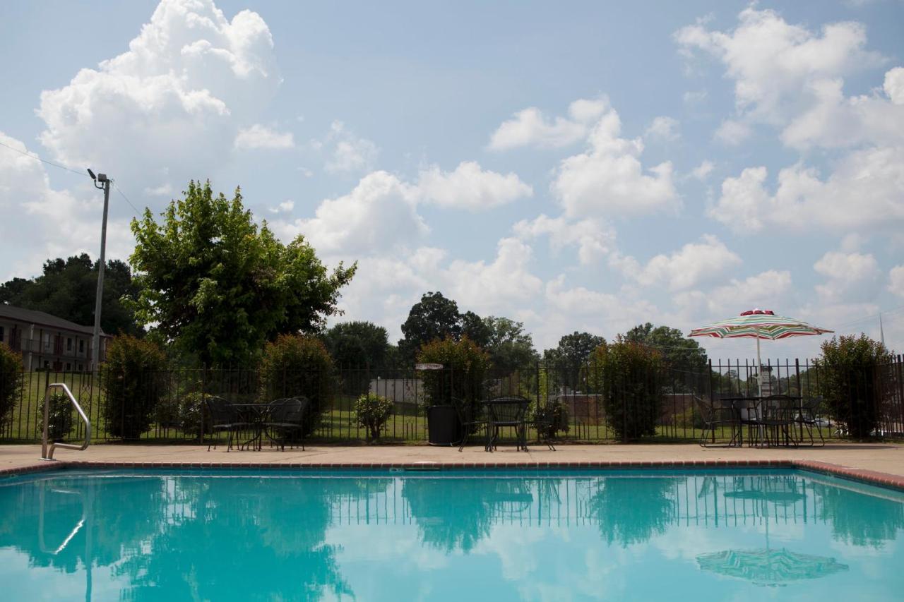 Red Roof Inn & Suites Jackson, Tn Exteriör bild